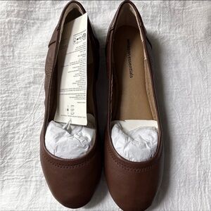 Amazon Essentials Women's Tan Loafers